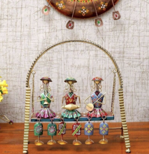 3 CAP LADY ON SWING