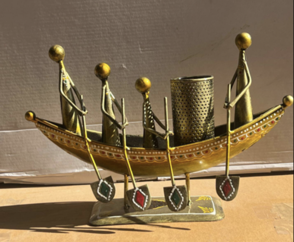 4 MAN BOAT PEN STAND (B)